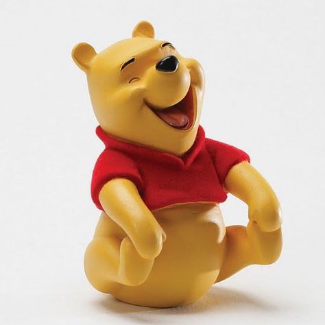 Winnie The Pooh Figurines, Winnie The Pooh Cake, Teddy Bear Cakes, Winnie The Pooh Friends, Disney Figurines, Fondant Tutorial, Fondant Toppers, Fondant Figures, Bear Cakes