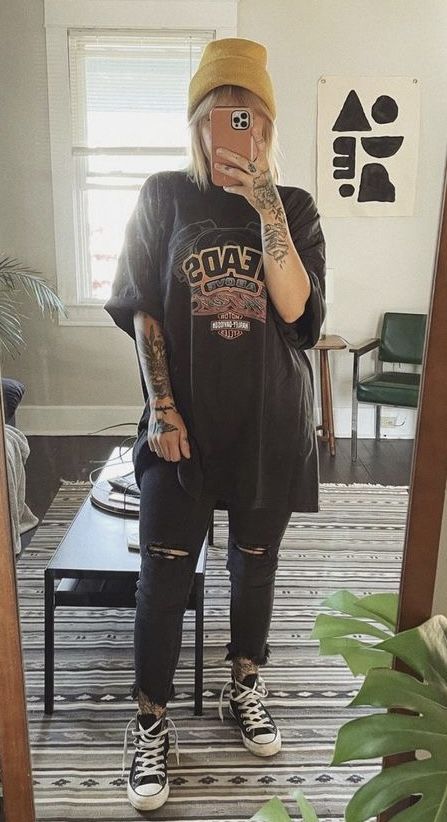 Elevated Emo Outfits, Punk Mom Aesthetic, Alternative Mum Outfits, Yallternative Casual, Boho Emo Outfits, Alt Mum Fashion, Funky Edgy Outfits, Punk Fall Fashion, Comfortable Alternative Outfits