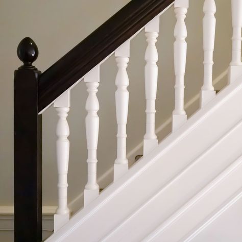 How To Replace Stair Spindles in 3 Easy Steps How To Replace Banister Spindles, How To Replace Stair Spindles, Replace Stairs, Staircase Spindles, Diy Remodeling, Stair Spindles, Spindle Design, Handrail Design, Diy Staircase