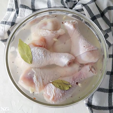 This chicken brine recipe is your secret weapon to achieving the most tender, juicy roast chicken you've ever tasted. Vinegar Brine For Chicken, Chicken Brine Recipe For Frying, Easy Chicken Brine Recipe, Brine For Chicken Drumsticks, Chicken Brine Recipe Easy, Chicken Leg Brine, Chicken Brine For Fried Chicken, Brine For Chicken Thighs, Chicken Wing Brine Recipes