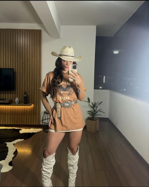 Casual Oufits, Cute Country Outfits, Looks Country, Nashville Outfits, Country Girls Outfits, Rodeo Outfits, Western Outfits Women, Country Concert Outfit, Coachella Outfit