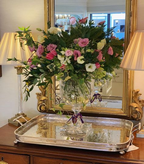 William Yeoward Crystal on Instagram: “Isn’t It Romantic?: a fabulous flower arrangement by the talented team at Elizabeth Bruns, arranged in our exquisite Fern Presentation…” Rose Bowl Arrangements, Kelly Wearstler Floral Arrangement, Cottagecore Floral Arrangement, Floral Arrangements In Crystal Vase, Baccarat Vase With Flowers, William Yeoward Crystal, William Yeoward, Flower Arrangement, Fern