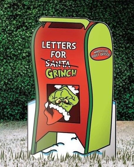 Grinch House Decoration Outdoor, Dr Seuss Christmas Decorations Outdoor, Grinch Mailbox Ideas, Whoville Mailbox, Grinch Mailbox Decor, Grinch Archway, Mount Crumpit Grinch Diy, Grinch Whoville Decorations, Mount Crumpit Grinch