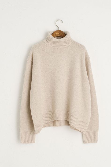 Cream Knitwear, Oatmeal Sweater, Very Weird, Cream Jumper, Turtleneck Jumper, Writing Lists, White Jumper, Black Jeans Outfit, Turtle Neck Jumper