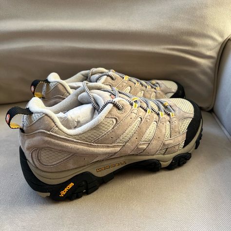 Merrell Moab 3 Hiking Shoe Size 10.5 Wide Color Tan Hiking Shoes Woman, Merrell Shoes Women, Vibram Shoes, Barefoot Running Shoes, Outdoorsy Style, Merrell Moab, Hiking Shoes Women, Waterproof Hiking Shoes, Hiking Sneakers