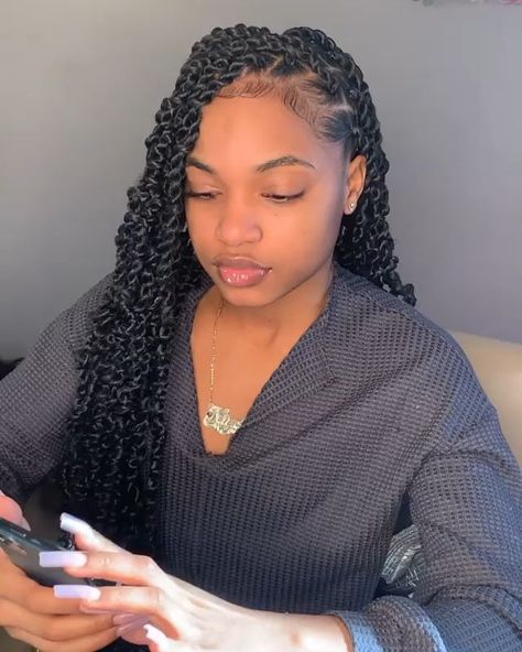 Knotless Boho Passion Twists, Passion Boho Twist, Twist With Weave Hairstyles, Boho Passion Twists Crochet, Boho Twists Braids, Boho Passion Twists Black Women, Long Passion Twists Hairstyle, Twists On Black Women, Passion Twists With Color