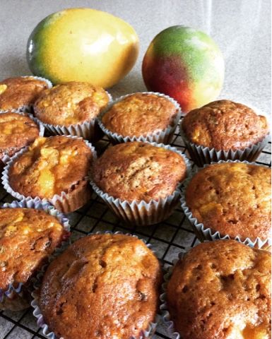 Mango Muffins Recipe, Mango Bread Recipe Hawaii, Mango Atchar, Mango Cupcakes, Mango Muffins, Cake Mango, Mango Bread, Hawaiian Foods, Hawaii Lifestyle