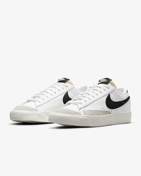 Nike Blazer Low '77 Women's Shoe. Nike.com Blazer 77, Nike Blazer Low 77, Nike Blazer Low, Blazer Low, Nike Blazer, Nike Shoes Women, Vintage Casual, Low Sneakers, Nike Cortez Sneaker