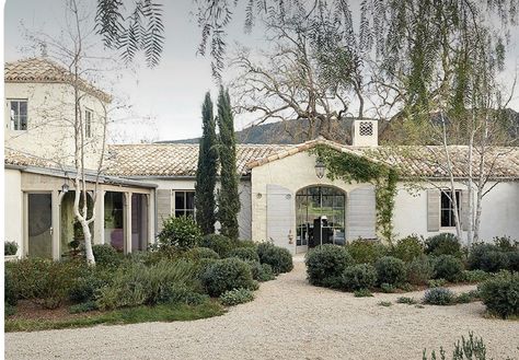 Spanish Style Ranch Homes, Pretty Pools, Mediterranean Farmhouse, Brooke Giannetti, Spanish Style Decor, Patina Farm, Mediterranean Architecture, European Farmhouse, Mediterranean Home Decor