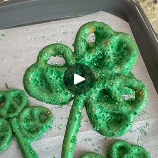 9.7K reactions · 260 comments | Shamrock pretzels ☘️ 🥨!! 

#pretzels #chocolate #meltedchocolate #shamrock #diy #stpatricksday | Brookie's Cookies | Inspired · Whistling Ukulele Shamrock Pretzels, Brookies Cookies, Pretzels Chocolate, Holiday Eating, Chocolate Pretzels, Melted Chocolate, Favorite Candy, Jams & Jellies, Party Entertainment