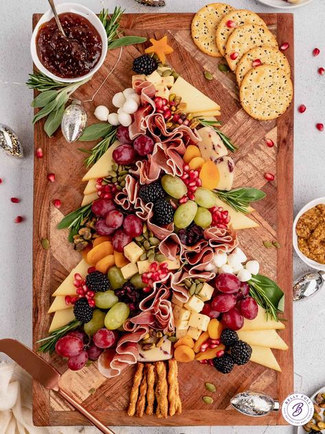 Christmas Tree Charcuterie Board Charcuterie Tree, Brunch Boards, Edible Christmas Tree, Christmas Tree Charcuterie Board, Tree Charcuterie Board, Christmas Tree Charcuterie, Christmas Fare, Tree Charcuterie, Christmas Cheese Boards