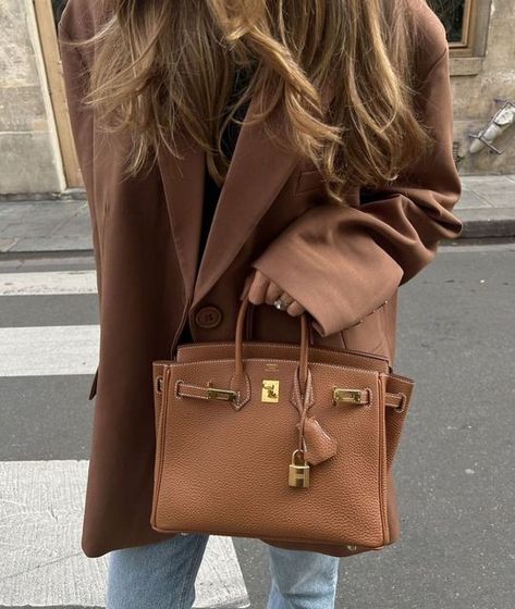 Hermes Birkin Brown, 90s Bags, 90s Bag, Purse Trends, Hermes Birkin 25, A Beautiful Life, Hermes Birkin 30, Trendy Winter, Popular Designs