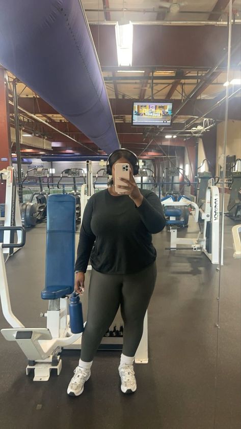 Gym Outfit Plus Size, Gym Plus Size, Plus Size Gym Outfits, Gym Baddie, Plus Size Gym, Pic Mirror, Gym Mirror, Gym Dress, Outfit Fitness