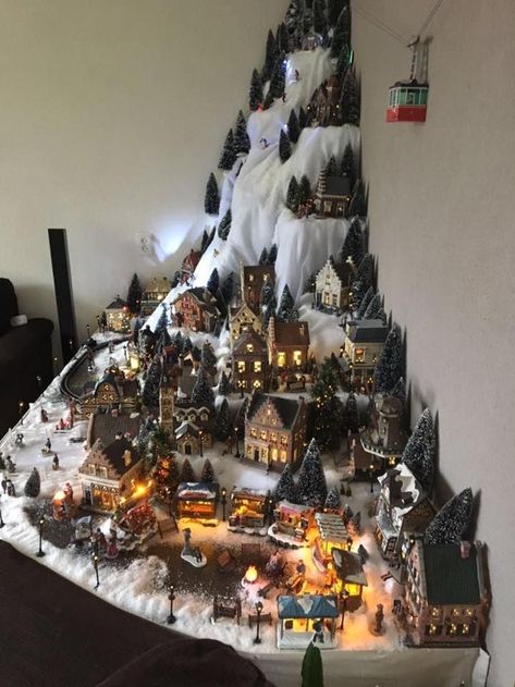 35 Stunning Christmas Village Display Ideas For Home Decoration Check more at http://home.creativeprojectideas.ml/35-stunning-christmas-village-display-ideas-for-home-decoration-8/ Christmas Village Display Ideas Diy, Christmas Village Display Ideas, Village Display Ideas, Christmas Tree Village Display, Diy Christmas Village Displays, Christmas Tree Village, Christmas Village Sets, Lemax Christmas Village, Lemax Christmas