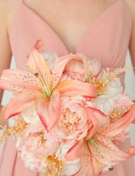 Brides Wedding Bouquets, Wedding Bouquets Diy, Wedding Bouquets Ideas, Renew Vows, Summer Wedding Dresses, How To Dress For A Wedding, Bouquets Diy, Bouquets Ideas, Bridal Bouquet Pink