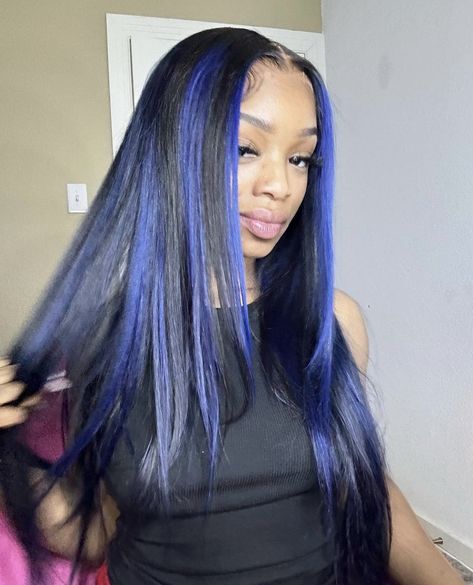 Blue Hair Streaks, Hair Color Streaks, Brunette Hair With Highlights, Hair Streaks, Dyed Hair Inspiration, Black Curly Hair, Dope Hairstyles, Hair Color And Cut, Front Lace Wigs Human Hair