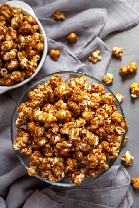 The ultimate easy, Homemade Caramel Corn recipe. Easy to make, stays crispy and crunchy for weeks, and you won’t believe how addictive it is! Perfect for parties, snacking, movie night, and gifting. #caramelcorn #caramelpopcorn #caramel #popcorn #snacks #party #food #recipe #homemade #easy #gift #movienight #video #crunchy Homemade Caramel Corn Recipe, Easy Baked Chicken Wings, Homemade Caramel Corn, Caramel Corn Recipes, Crispy Baked Chicken Wings, Crispy Baked Chicken, Homemade Pumpkin Pie, Easy Baked Chicken, Baked Chicken Wings