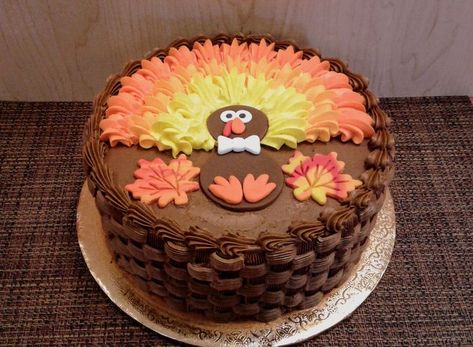 Thanksgiving Cakes Decorating, Fall Theme Cakes, Holiday Themed Cakes, Fall Cakes Decorating, Thanksgiving Sweets, Thanksgiving Dessert Ideas, Turkey Cake, Thanksgiving Cake, Desserts Thanksgiving