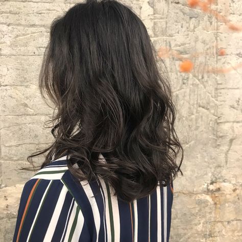 Medium Length Hair Layers, Digital Perm, Hair Layers, Haircut Inspo, Glamorous Hair, Medium Length Hair, Permed Hairstyles, Short Haircuts, Medium Hair