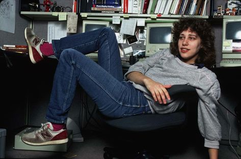 Susan Kane Juliane Koepcke, Susan Kare, Pose Reference Photo, 인물 사진, 80s Fashion, Historical Photos, Look Cool, Pose Reference, Pretty People