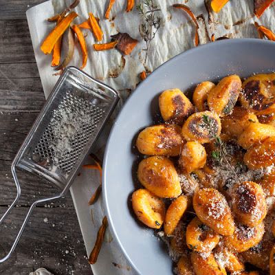 Pumpkin Potato Gnocchi with Brown Butter and Sage @keyingredient #cheese… Brown Butter Sage, Pumpkin Gnocchi, Sage Recipes, Sweet Potato Gnocchi, Pumpkin Dishes, Potato Gnocchi, Fall Dinner Recipes, 12 Tomatoes, Gnocchi Recipes