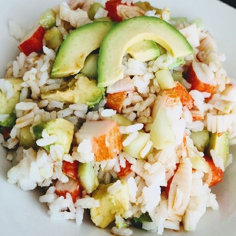 California Roll Salad Recipe, Sushi Salad Recipe, Best Sushi Rice, Cooked Sushi, California Salad, California Recipes, California Roll Sushi, Bowl Ingredients, Sushi Bowls