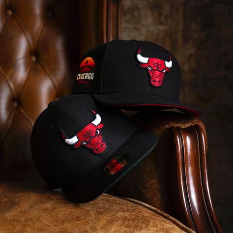 Cap Men Fashion, Nba Apparel, Streetwear Caps, Jordan Hats, Swag Hats, Chicago Bulls Logo, Bulls Logo, Streetwear Hats, Girl Baseball Cap