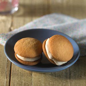 Vanilla Wafer Sandwiches Recipe Penuche Fudge, Cookie Sandwich Recipes, Vanilla Wafer, Savory Bites, Easy To Make Desserts, Wafer Cookies, Seasonal Treats, Printable Recipe, Soften Cream Cheese