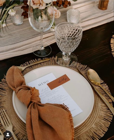 Terracotta Place Setting, Fall Table Place Settings, Fall Wedding Plates Table Settings, Autumn Place Setting, Napkin Ideas For Wedding, Wedding Reception Place Settings, White Wedding Table Setting, Wedding Plate Setting, Table Settings Wedding