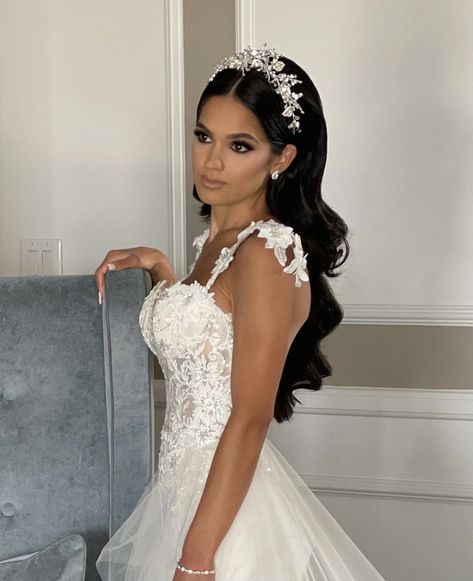 Bridal Hairdo With Tiara, Long Hair Wedding Styles With Tiara, Bride Long Hairstyles Half Up Half Down, Hair For Wedding Bride With Veil, Lebanese Bridal Hair, Hairstyle For Mermaid Wedding Dress, Bride Hairstyles Elegant, Wedding Hairstyles For Long Hair With Veil Brunette, Wedding Hair Down With Tiara