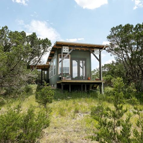 Cabin Air Bnb, Air Bnb Cabin, Texas Cabin, Eco Cabin, Tiny House Talk, Container Cabin, Cozy Cabins, Off Grid Cabin, Country Cabin