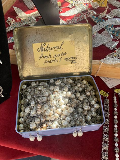 Flea Market Aesthetic, Pearl Market, Jewellery Market, Market Aesthetic, Aesthetic Jewelry, Jewellery Marketing, Pearl Jewellery, Flea Market, How To Dry Basil