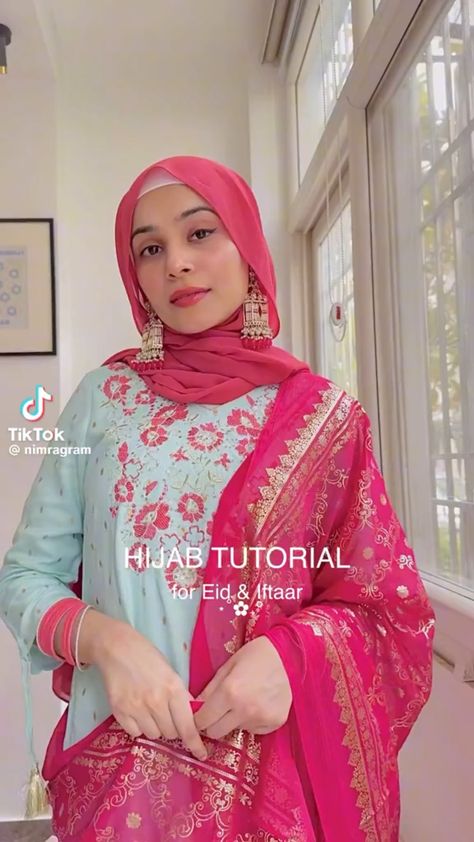 Hijab With Bindiya, Hijab Styles With Jewellery, Hijab Style On Lehenga, Abaya Scarf, Wedding Scarf Hijab, Hijab With Tikka, Hijab With Earrings Tutorial, Hijab On Suit, Hijab Style On Wedding