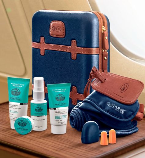 The Top Seven Ultra-Luxe First Class Amenity Kits - Ocean Blue WORLD Airline Amenities Kits, First Class Travel, Hotel Key Cards, First Class Flights, Amenity Kits, Best Gift Baskets, Blue World, Aromatherapy Associates, Diy Gifts For Dad