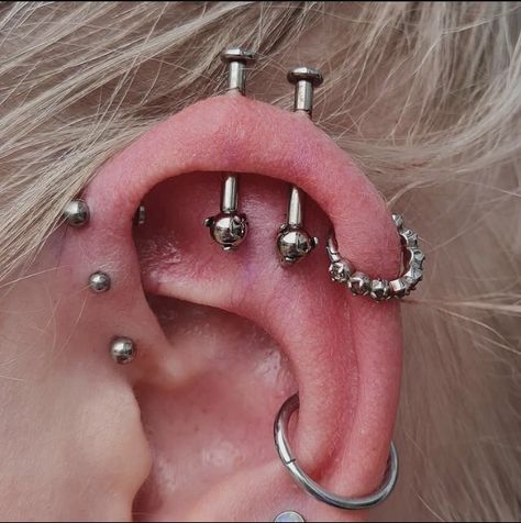 Weird Ear Piercings, Cat Flap Piercing, Unusual Piercings, Ear Peircings, Mod Jewelry, Cool Ear Piercings, Pretty Ear Piercings, Cool Piercings, Cute Ear Piercings