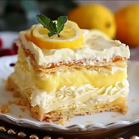 No-Bake Lemon Eclair Cake Lemon Eclair, Snow Recipe, Cook Desserts, No Bake Lemon, Simple Desserts, Eclair Cake, Lemon Cakes, Homemade Pudding, Lemon Frosting