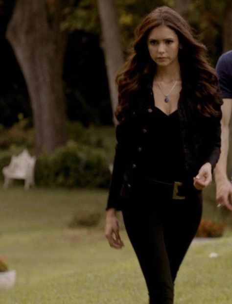 Kathrine Perice Outfits, Kathrine Pierce Outfit, Katherine Outfits, Katherine Pierce Outfits, Elena Gilbert Style, Tvd Dr, Nina Dobrev Style, Abi Motto, Vampire Fashion