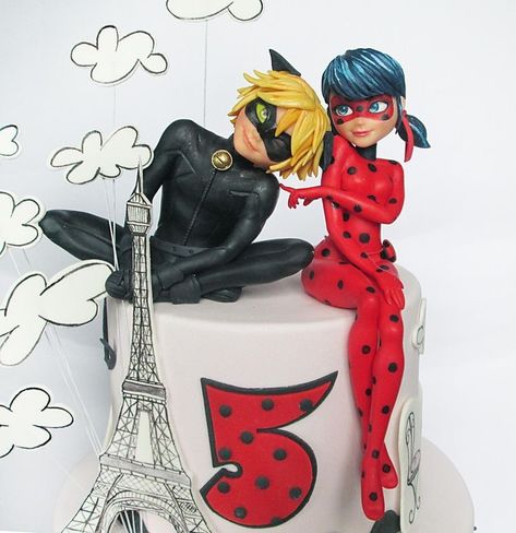 Ladybug And Cat Noir Cake, Miraculous Cake, Ladybug Cake Pops, Baby Elephant Cake, Ladybug Cakes, Bug Cake, Ladybug Cake, 25th Birthday Cakes, Cinderella Cake