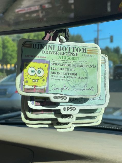 Aesthetic Car Must Haves, Spongebob Car Accessories, Car Personalization Interior, Car Mirror Decor, Car Interior Diy, Girly Car Accessories, Car Deco, Cool Car Accessories, Girly Car