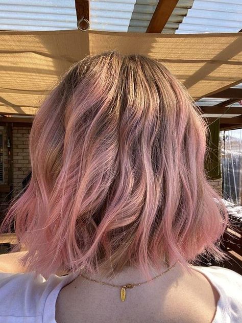 Colour Short Hair Ideas, Dusty Pink Short Hair, Short Dusty Pink Hair, Dusty Pink Ombre Hair, Pink Dyed Short Hair, Light Pink Hair Balayage, Blonde Pink Balayage Short Hair, Cotton Pink Hair, Short Blonde Hair Pink Highlights