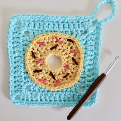 Square Donuts, Donut Pattern, Elegant Food, Washcloth Pattern, Tote Bags Sewing, Crochet Quilt, Fun Crochet Projects, Granny Square Crochet Pattern, Crochet Squares