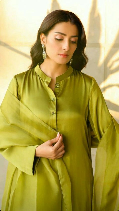 Suit Neck Design, Ayeza Danish, Danish Taimoor, Suit Neck, Aiza Khan, Simple Dress Casual, Pakistani Party Wear Dresses, Girls Designer Dresses, Churidar Designs