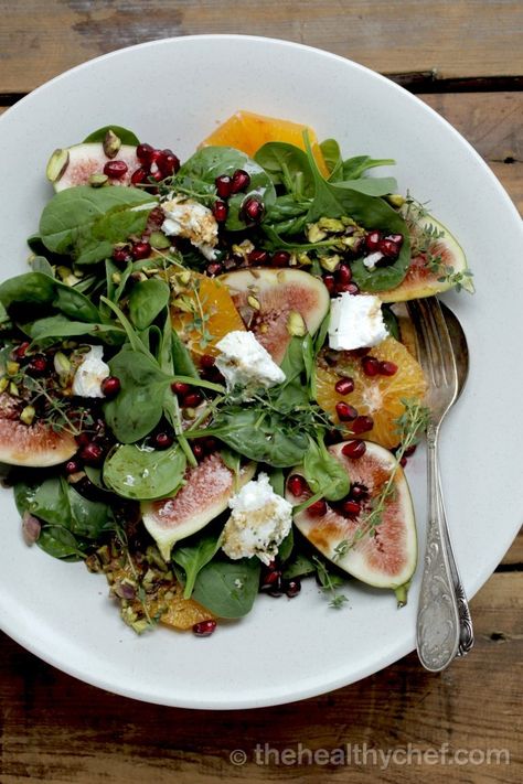 Beauty Boosting Salad With Fig, Orange + Pomegrante Pizza Dishes, Delicious Healthy Salads, Fig Salad, Pomegranate Recipes, Favorite Christmas Recipes, Big Salad, Fun Salads, Fresh Figs, Risotto Recipes