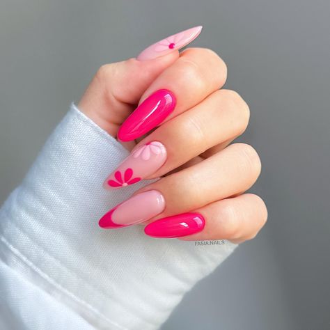 🌸🌸🌸 💗 Vibrant Awakening 💗🤍 Born To Be Mvself @neonailpoland REKLAMA #neonail #paznokcie #pastellove #nails #nailsinspiration #nails💅… | Instagram Pale Pink Nails, Maroon Nails, Purple Nail Designs, Floral Nail Designs, Hard Nails, Flower Nail Designs, Cute Summer Nails, Flower Nail, Nail Gel