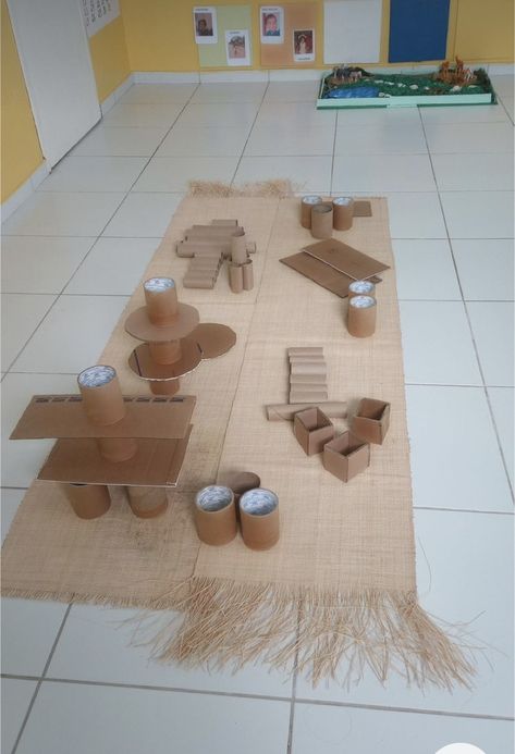 Reggio Emilia Toddler Activities, Reggio Inspired Classrooms Toddlers, Reggio Activities Preschool, Regio Emilia Activities Ideas, Regio Emilia Activities, Reggio Emilia Ideas, Reggio Emilia Classroom Preschool, Atelier Reggio Emilia, Reggio Emilia Provocations