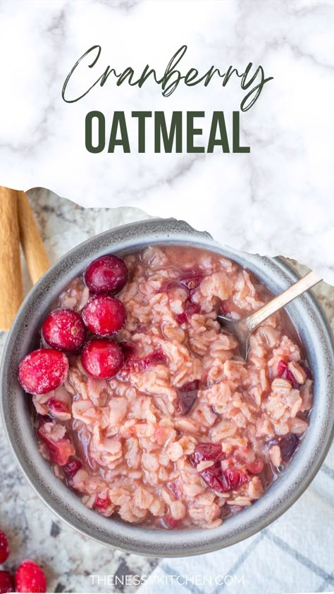 Cranberry Oatmeal Recipes, Cooking With Cranberries, Whole Cranberries Recipes, Healthy Fresh Cranberry Recipes, Recipes With Whole Cranberries, Fresh Cranberry Recipes Healthy, Recipes With Fresh Cranberries, Oatmeal Cranberry Bars Recipe, Holiday Oatmeal