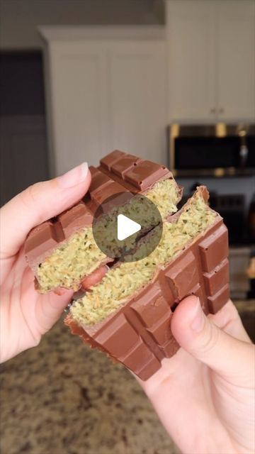 Dubai Viral Chocolate, How To Make Dubai Chocolate, Viral Dubai Chocolate Bar Recipe, Dubai Chocolate Recipe, Viral Dubai Chocolate Bar, Dubai Chocolate Pistachio, Dubai Chocolate Bar Recipe, Dubai Chocolate, Dubai Chocolate Bar