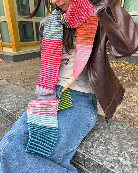 finished my scrappy scarf 🩷💚🩵🧡💙 #knittinginspiration #knitspo #knitter #scrapknitting #scrappyknitting #scrappysunday #stricken #restegarn #restegarnstrikk #strikk Scrap Yarn Scarf Knit, Knitted Striped Scarf, Striped Knitted Scarf, Striped Knit Scarf, Scrappy Scarf, Stripe Scarf Knit, Garter Stitch Scarf, Diy Knit, Winter Crochet