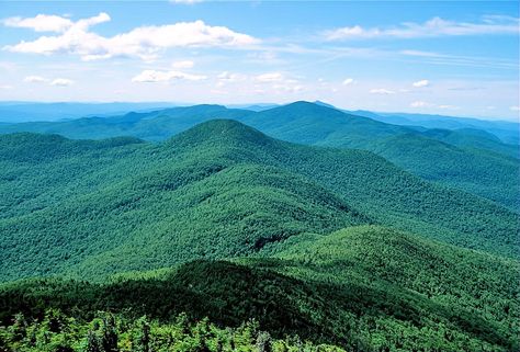 Vermont...The Green Mountain State Green Mountain Vermont, Green Mountains Vermont, Green Mountain Coffee, European Explorers, Green Mountains, Hiking Routes, Appalachian Trail, Green Mountain, Beautiful Mountains