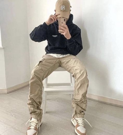 #streetwear #beige Beige Outfit Men Street Styles, Fits With Cargo Pants Men, Beige Outfit Ideas Men, Cargo Streetwear Outfit Men, Beige Winter Outfit Men, Men Beige Pants Outfit, Cargo Pants Fit Men, Beige Fits Men, Creme Cargo Pants Outfit Men